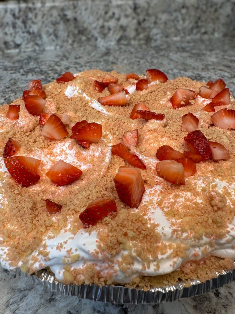 complete strawberry crunch pie